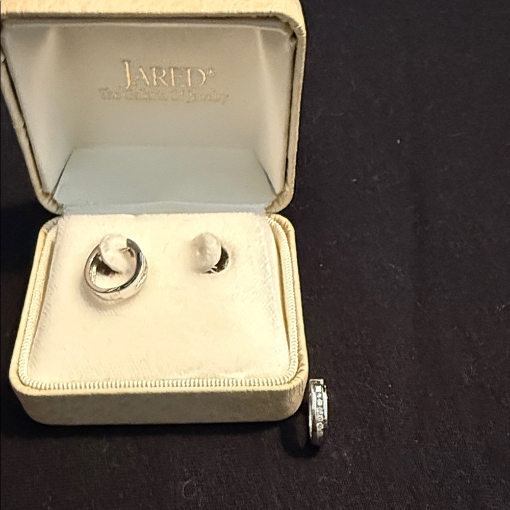 Jared Silver huggie Earrings with Diamonds 14k white gold